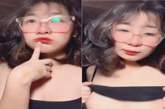 Em hai mươi đong đưa với ánh mắt quyến rũ