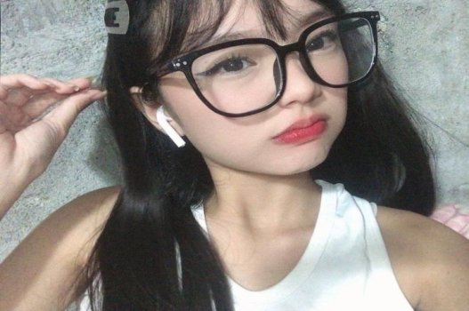 Giáng sinh quyến rũ bạn học qua clip tình ái
